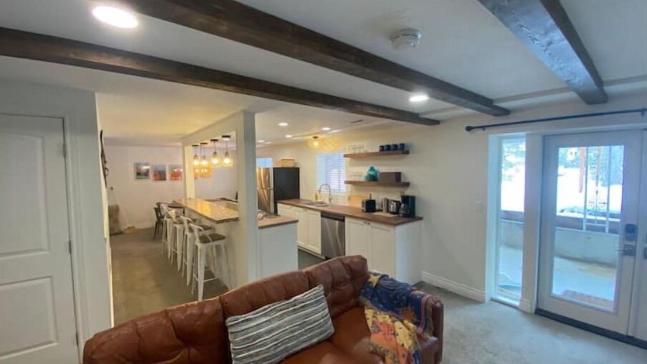Photo of Livingroom in Cottonwood Heights