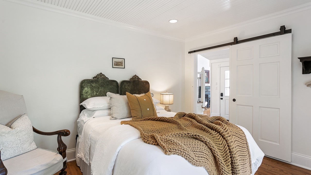 Photo of Bedroom in Leipers Fork