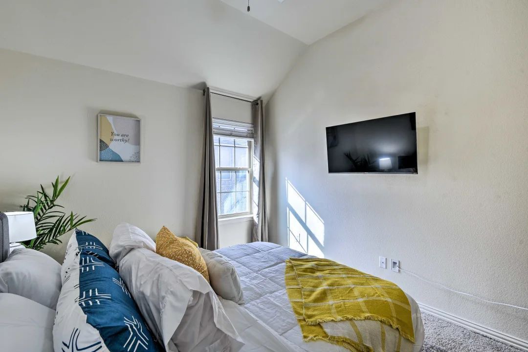 Photo of Bedroom in Las Colinas