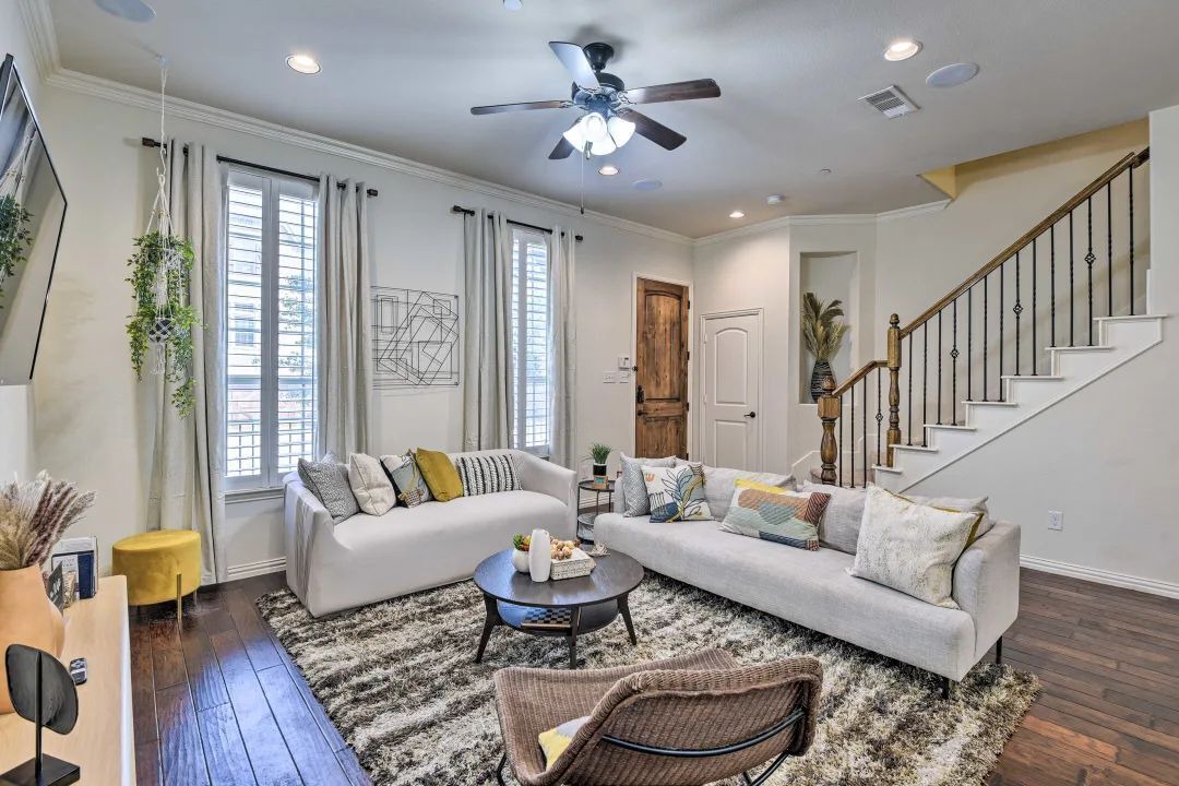 Photo of Livingroom in Las Colinas