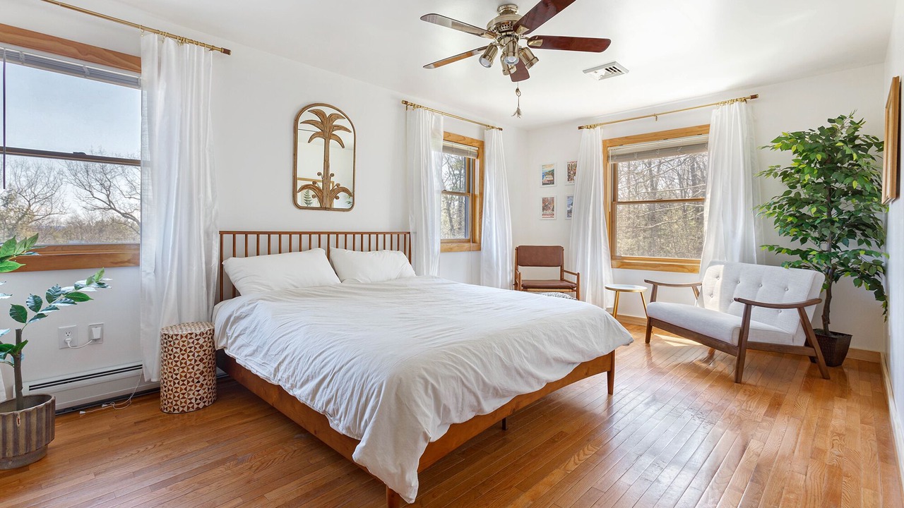 Photo of Bedroom in Mount Marion