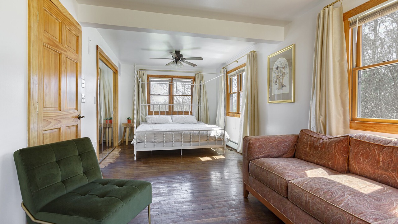 Photo of Bedroom in Mount Marion
