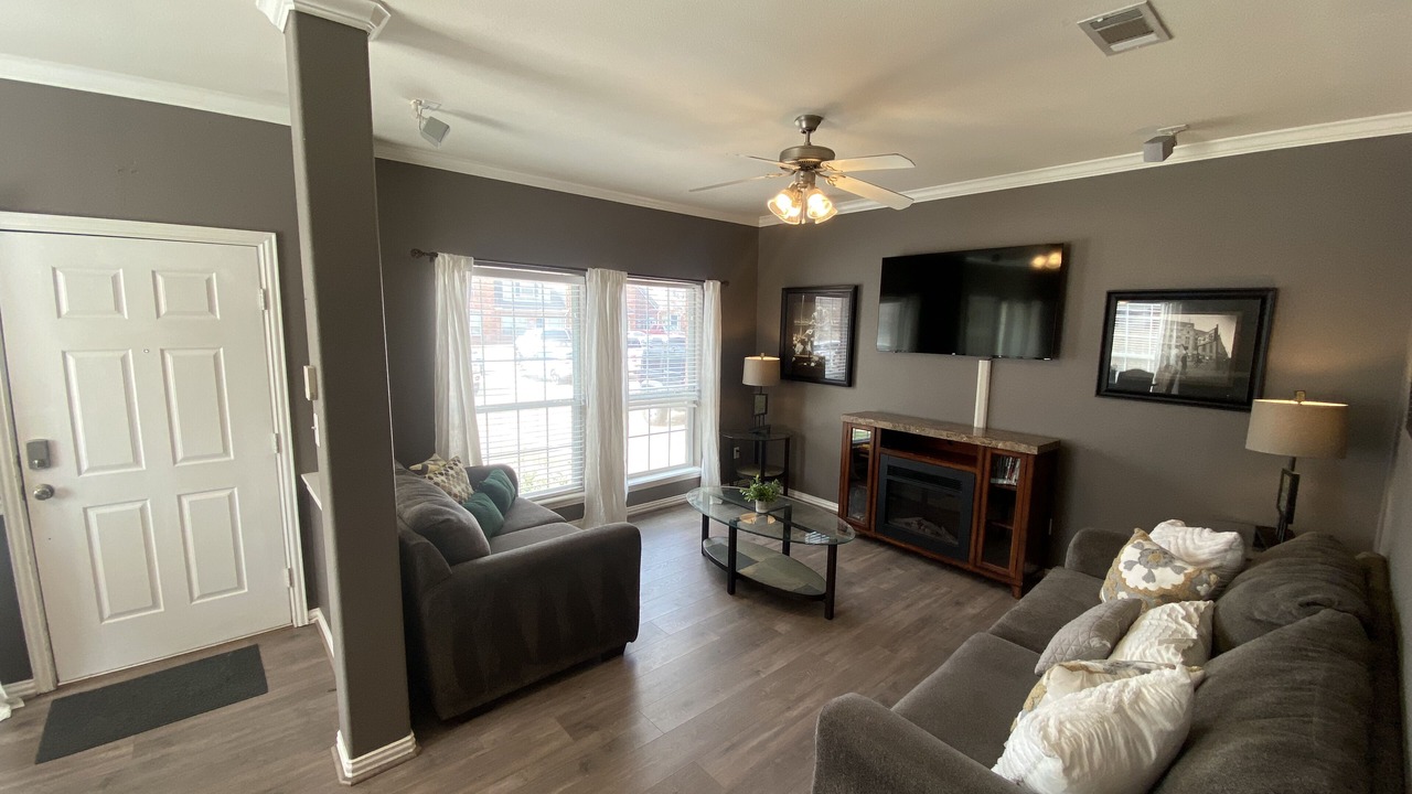 Photo of Livingroom in College Station