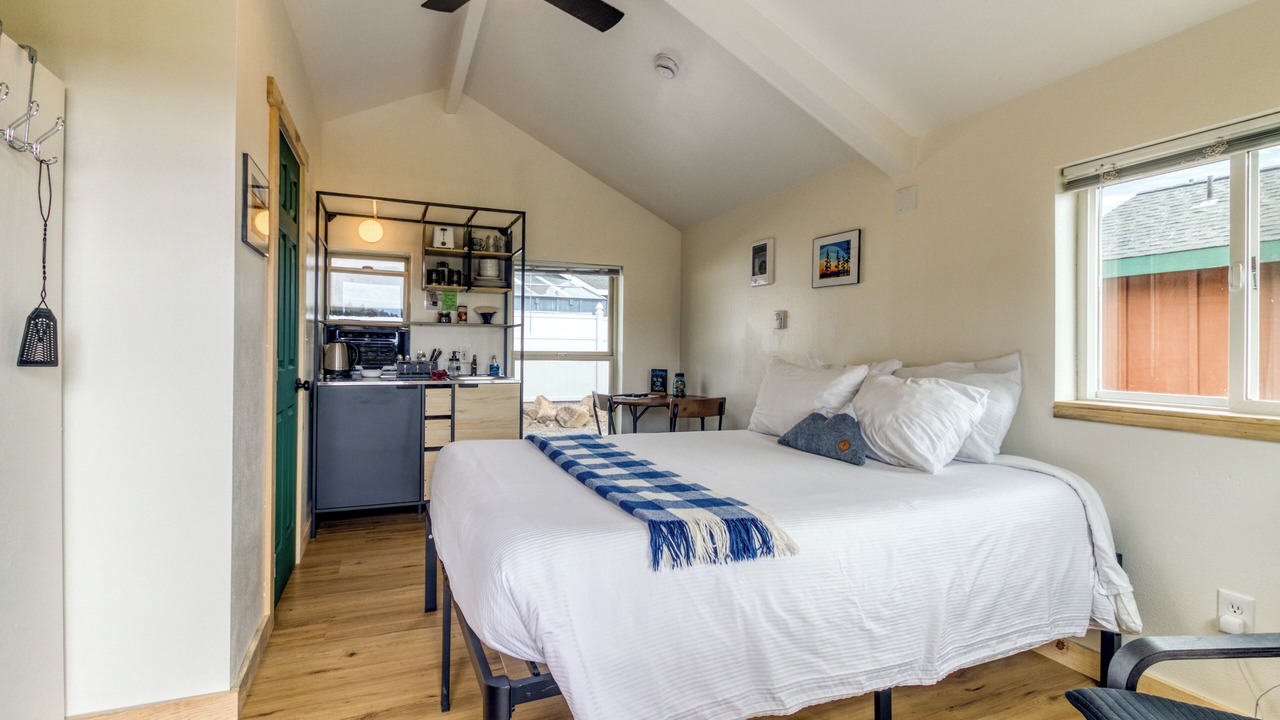 Photo of Bedroom in Crooked River Ranch