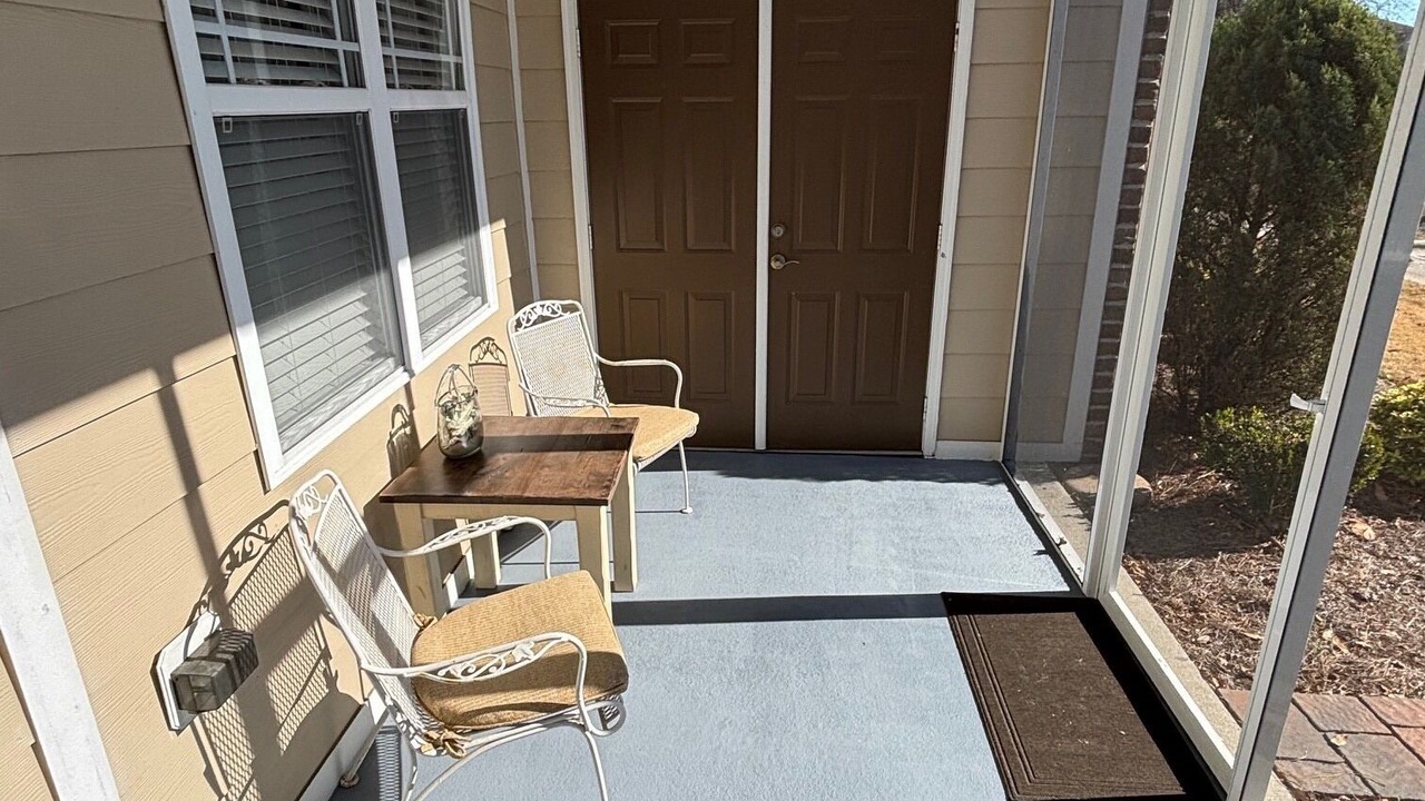 Photo of Patio Balcony in Calabash