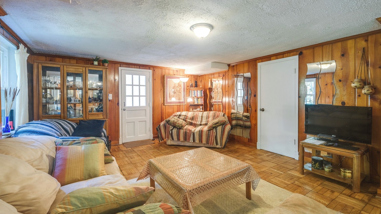 Photo of Livingroom in Bethesda