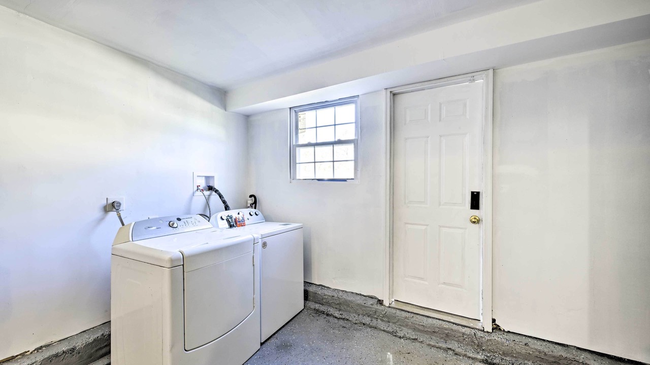 Photo of Bedroom in North Bay Shore