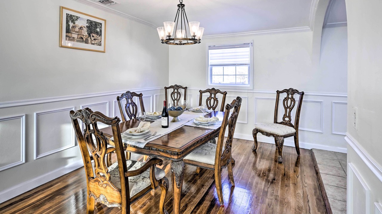 Photo of Livingroom in North Bay Shore