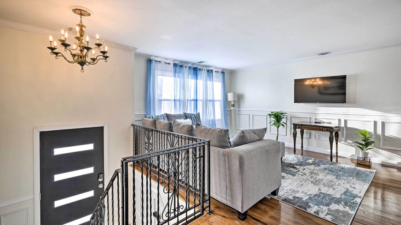 Photo of Bedroom in North Bay Shore