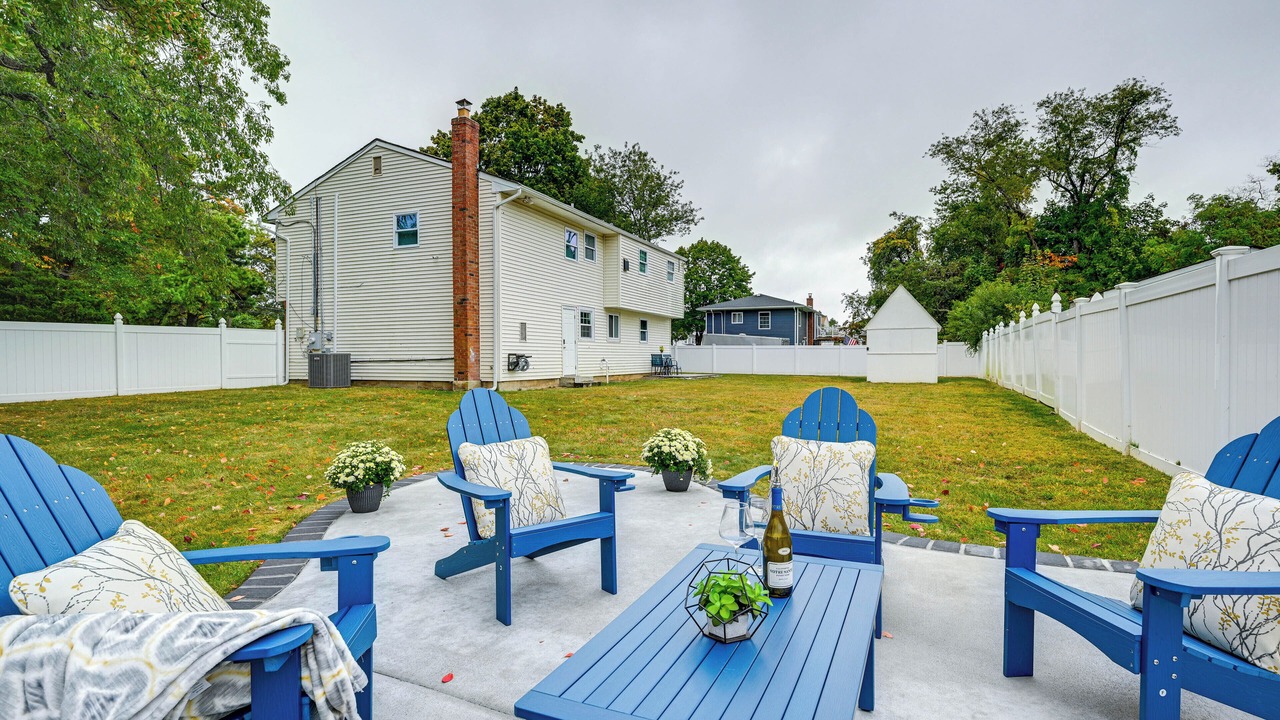 Photo of Patio Balcony in North Bay Shore