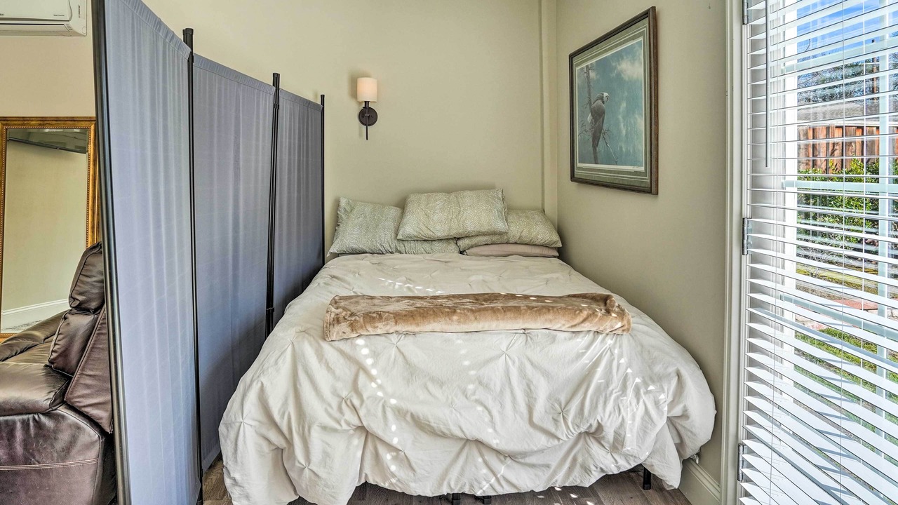 Photo of Bedroom in Pleasant Hill