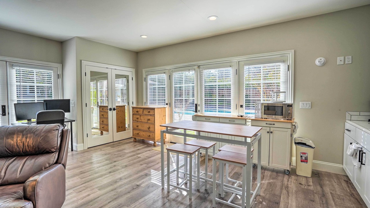 Photo of Others in Pleasant Hill