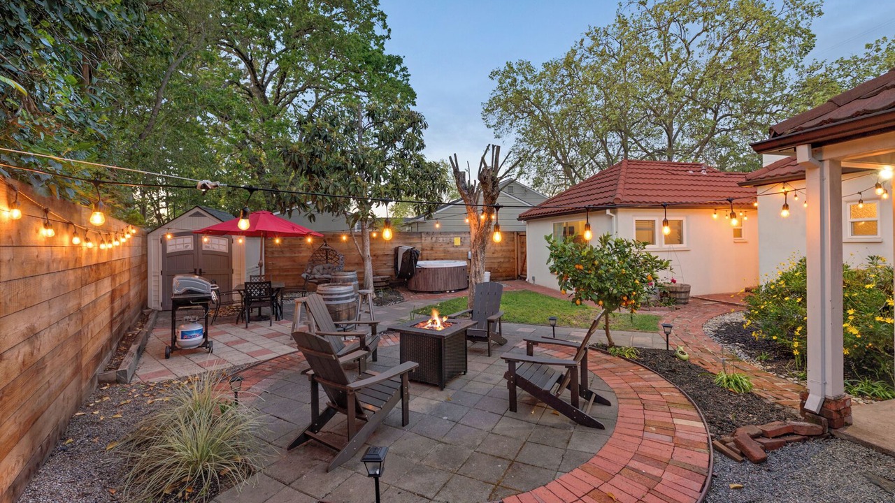 Photo of Patio Balcony in West Junior College