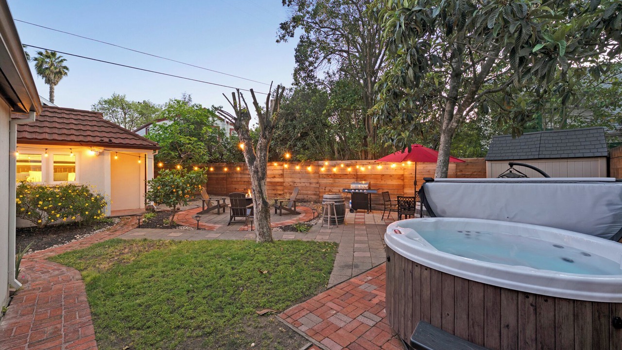 Photo of Patio Balcony in West Junior College