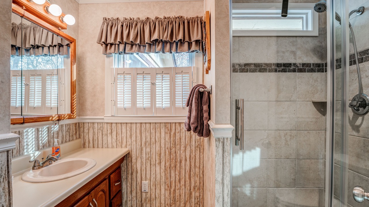 Photo of Bathroom in Sky Valley