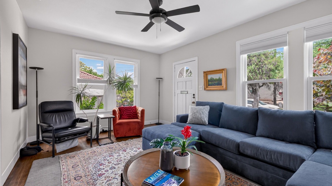 Photo of Livingroom in Clarksville