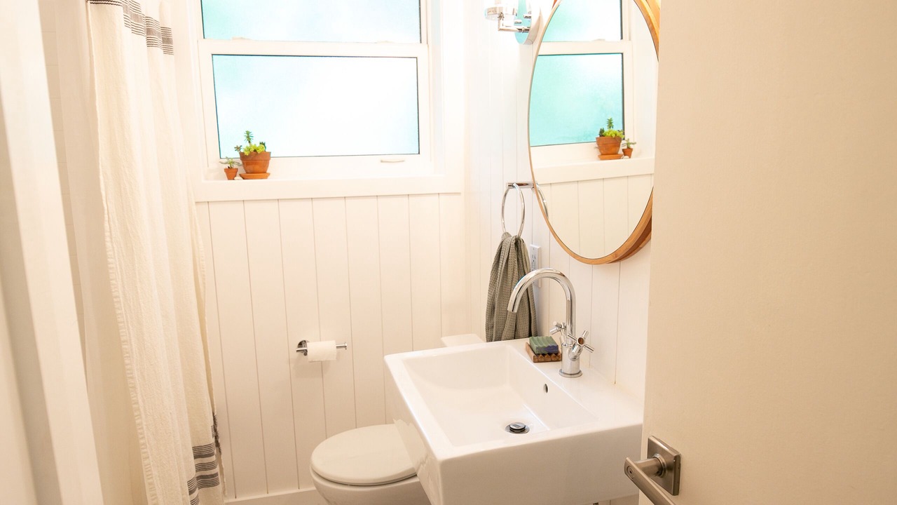 Photo of Bathroom in Neptune Beach