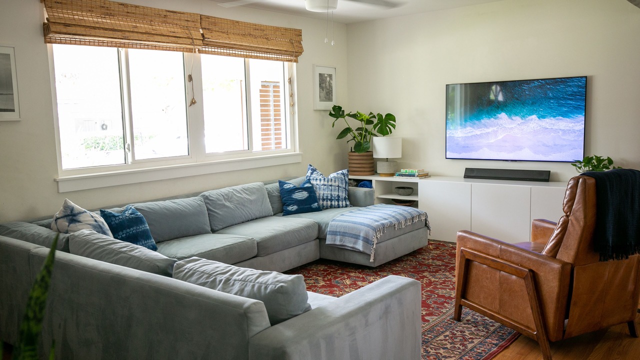 Photo of Livingroom in Neptune Beach
