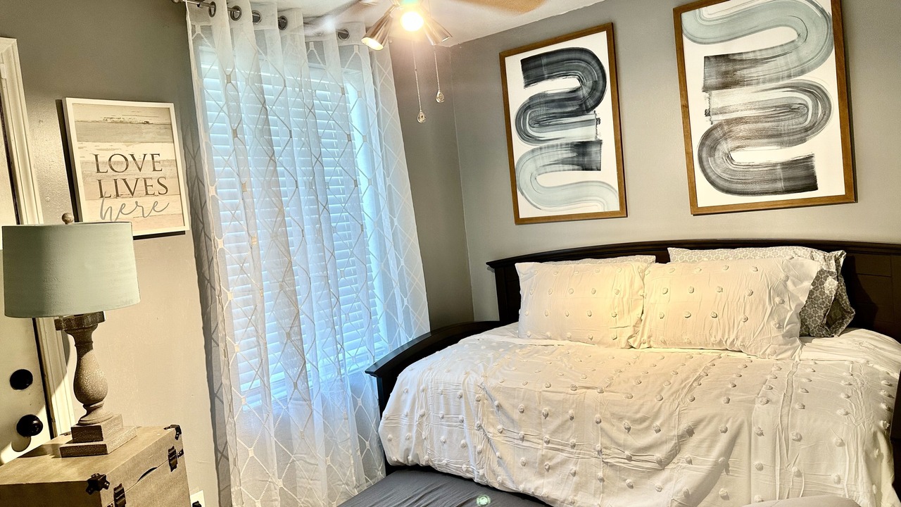 Photo of Bedroom in Kenner - Louis Armstrong International Airport