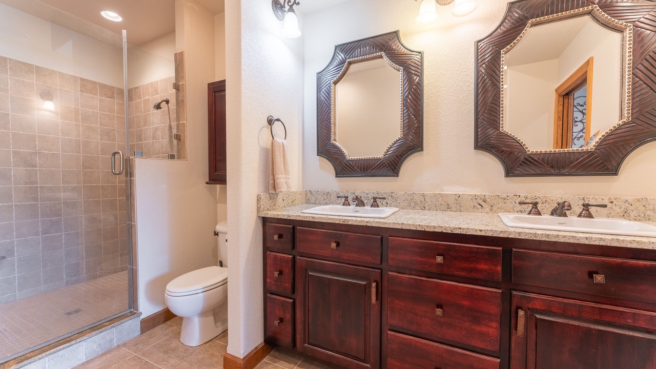 Photo of Bathroom in Roach