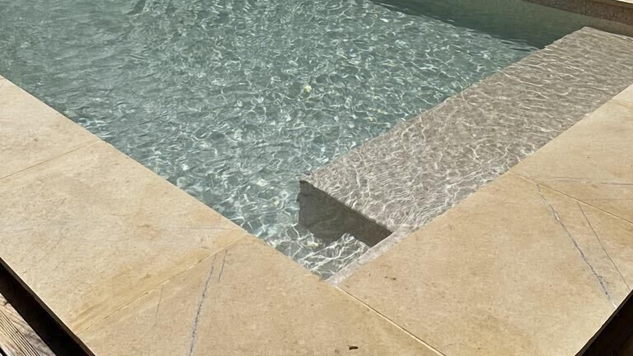 Photo of Outdoor in Pont-Saint-Esprit