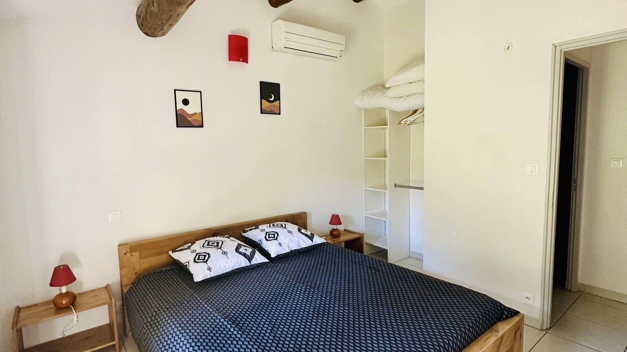 Photo of Bedroom in Pont-Saint-Esprit