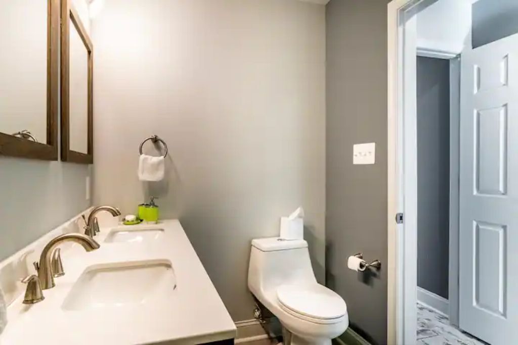 Photo of Bathroom in Downtown Baltimore