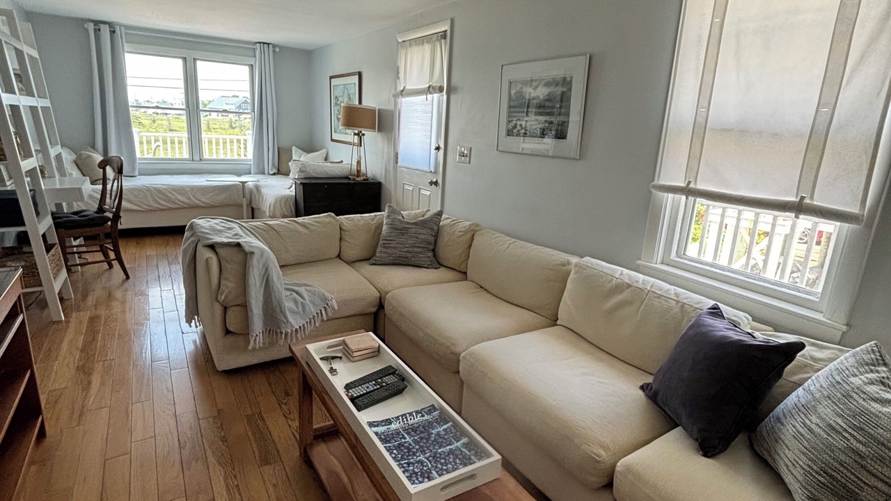 Photo of Livingroom in Brant Rock