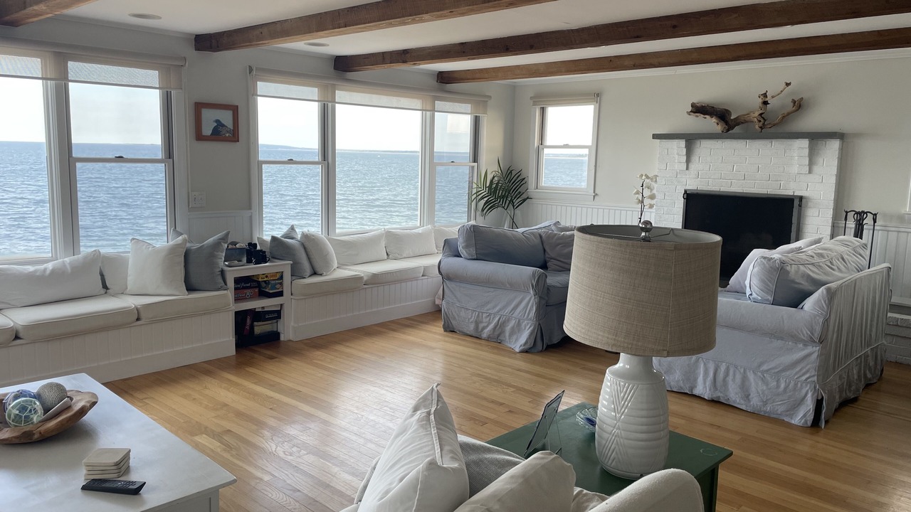 Photo of Livingroom in Brant Rock