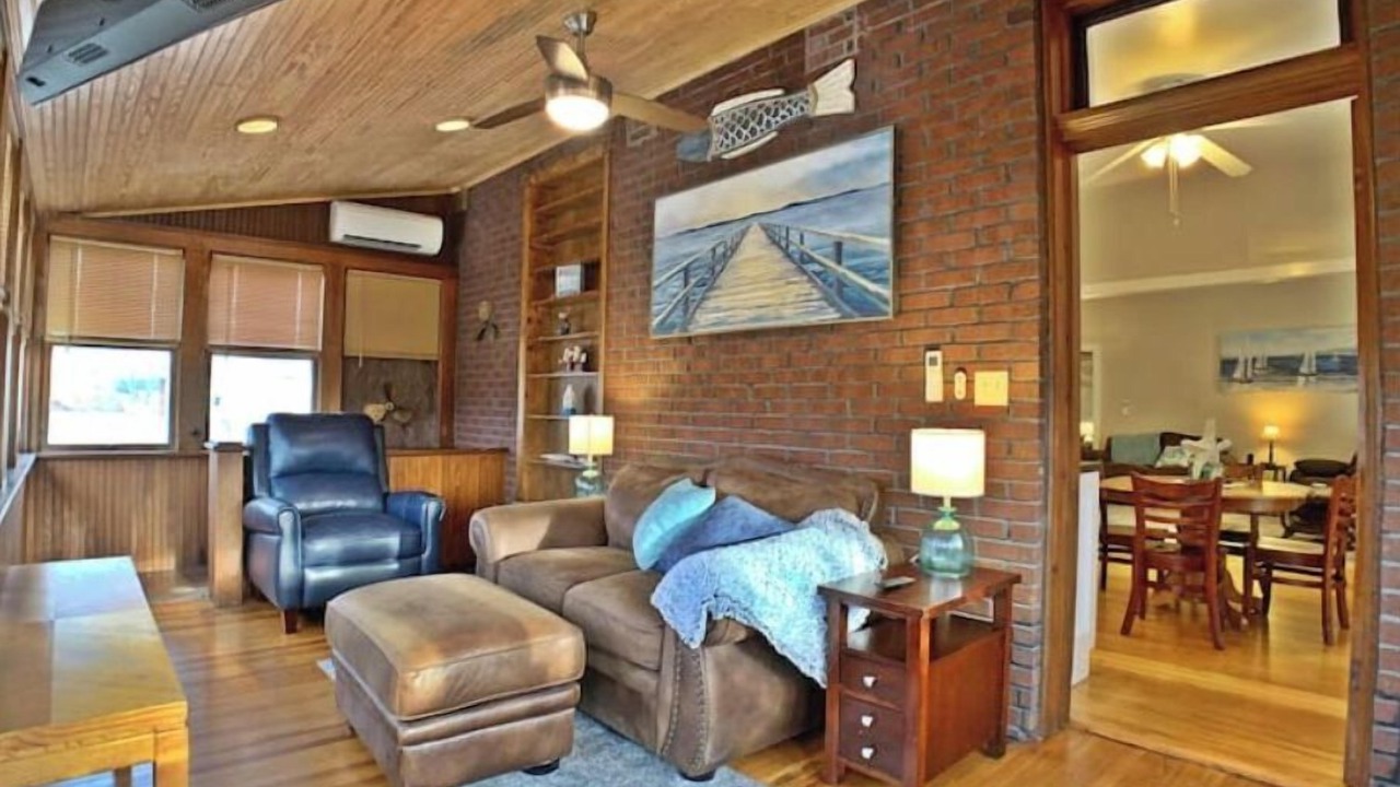 Photo of Livingroom in Howard