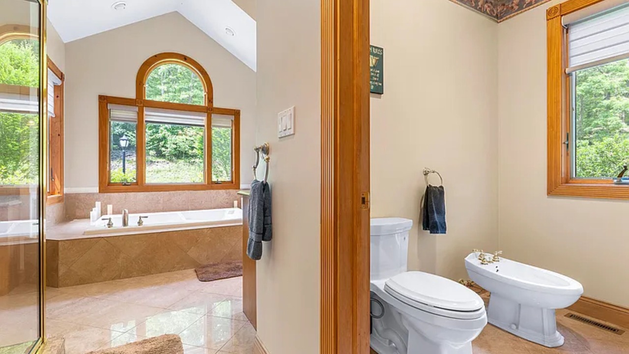 Photo of Bathroom in Cresco