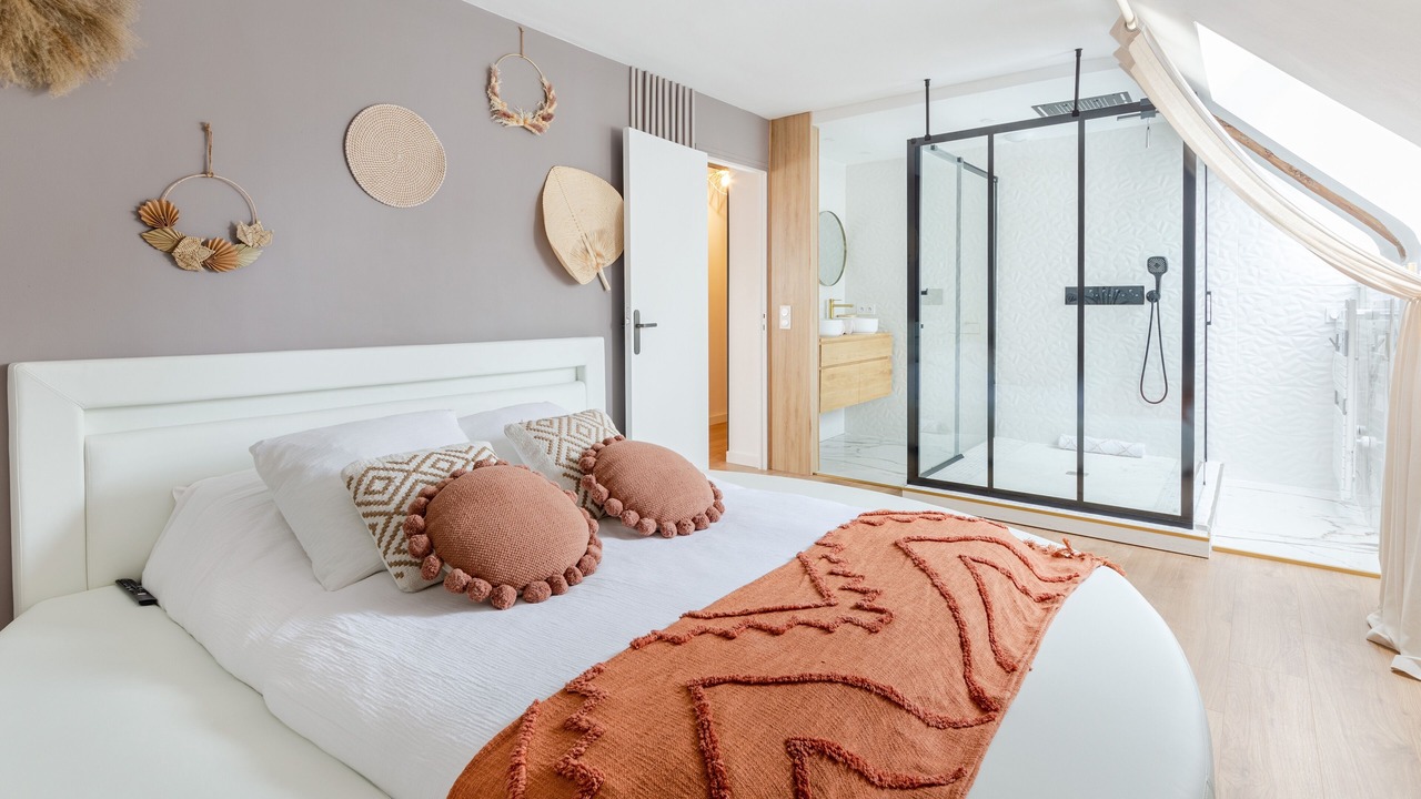 Photo of Bedroom in Saint-Meloir-des-Ondes