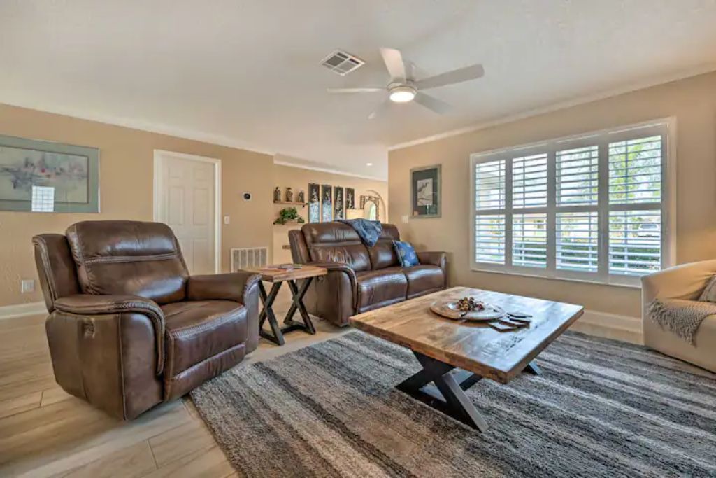 Photo of Livingroom in Apollo Beach