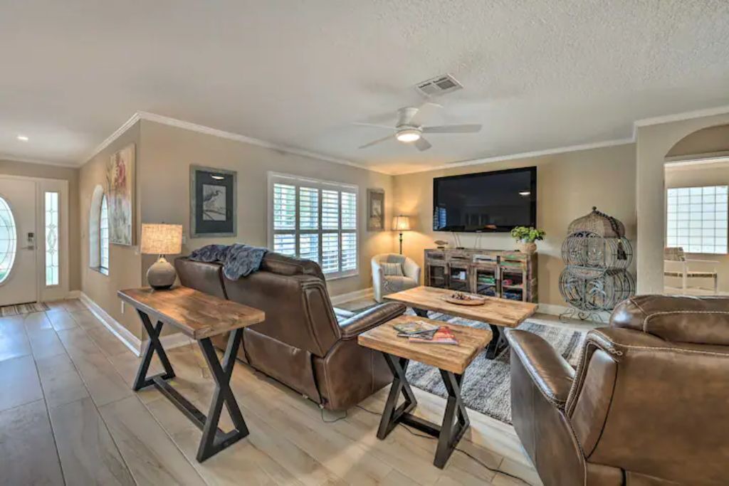 Photo of Livingroom in Apollo Beach