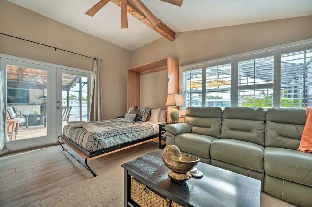 Photo of Livingroom in Apollo Beach
