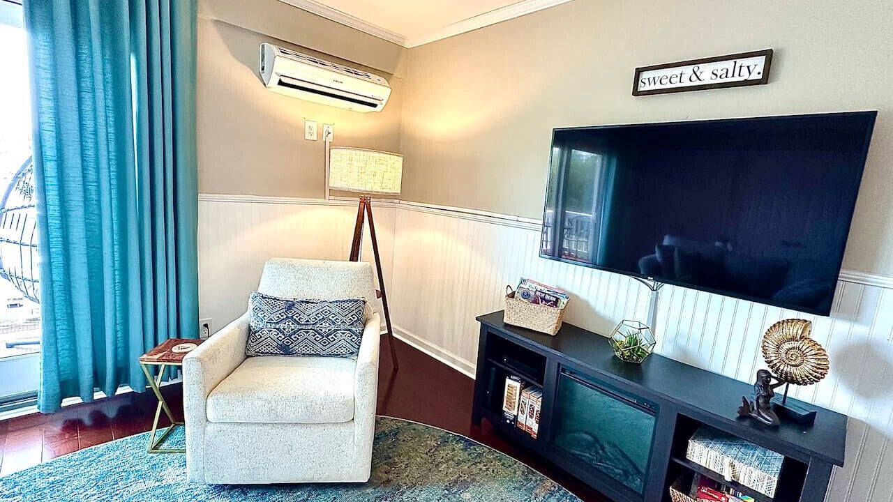 Photo of Livingroom in Fairfield Harbour