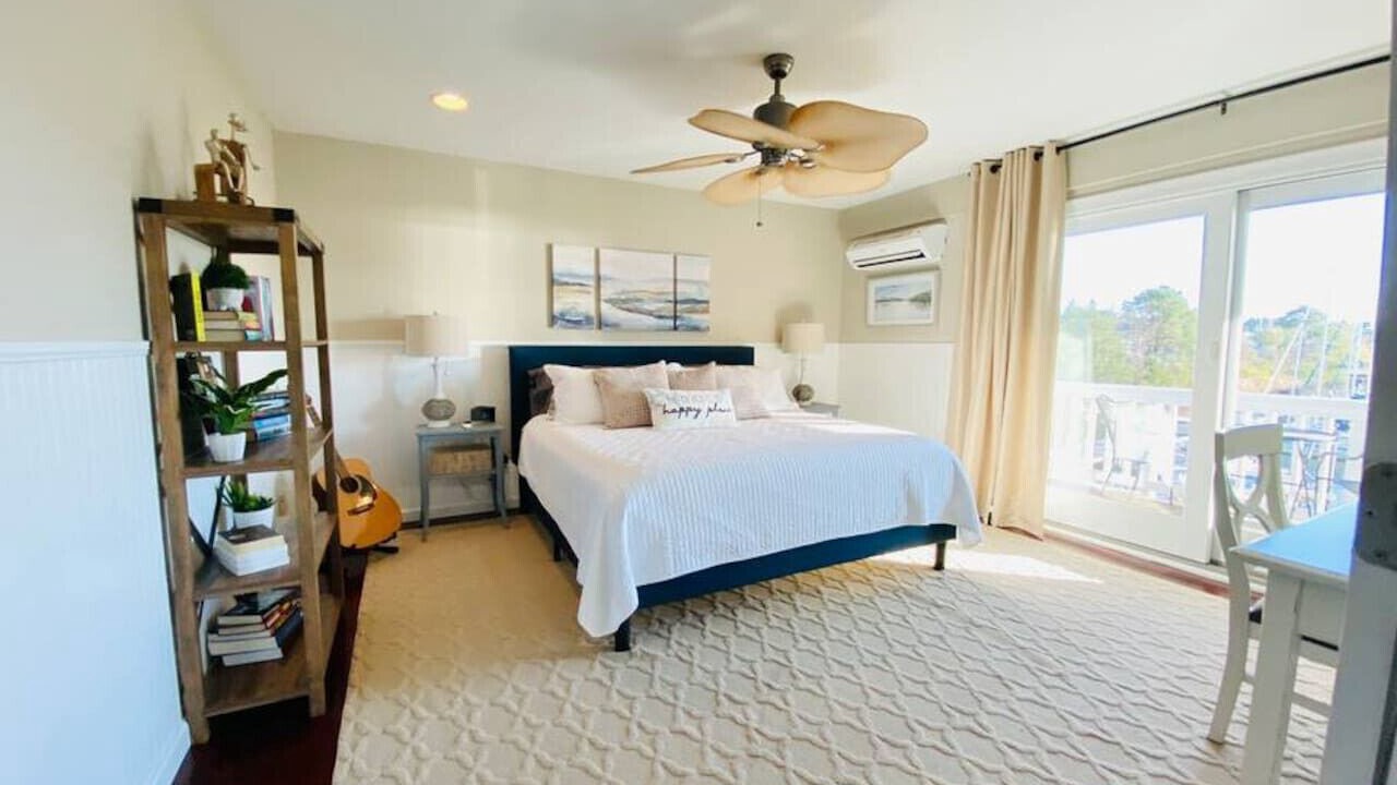 Photo of Bedroom in Fairfield Harbour