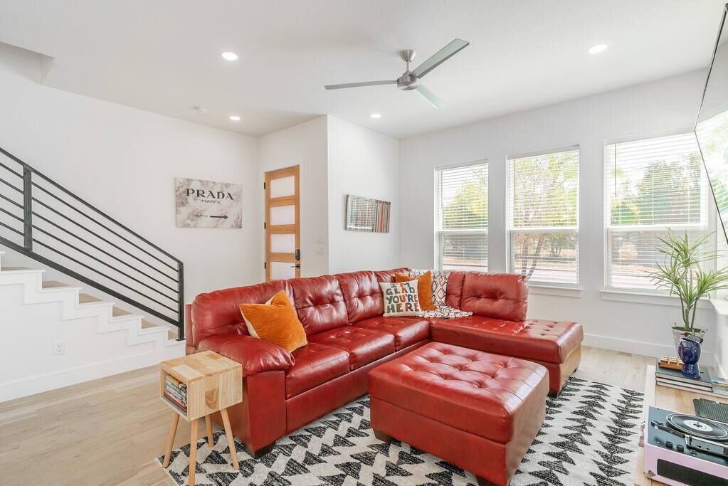 Photo of Livingroom in Mahncke Park