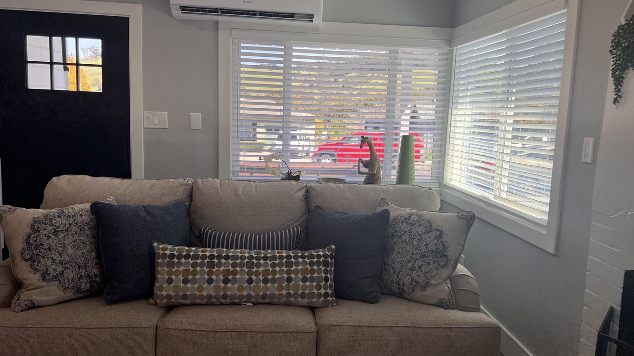 Photo of Livingroom in East Richmond Heights