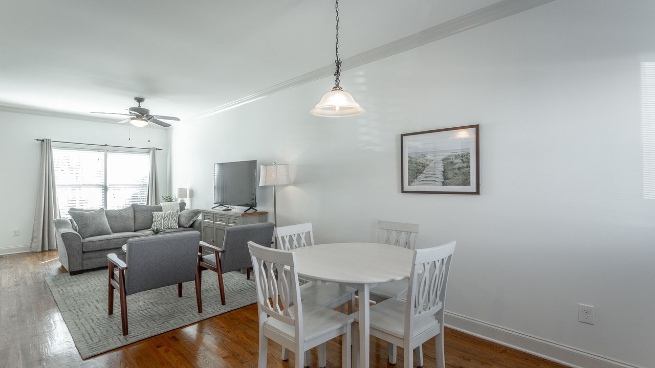 Photo of Livingroom in MLK University