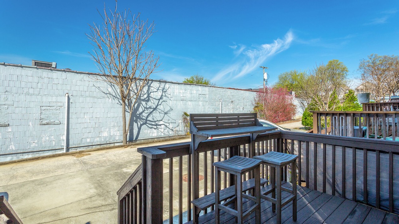 Photo of Patio Balcony in MLK University