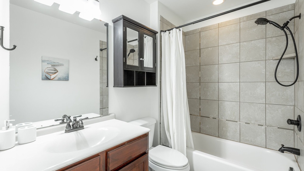 Photo of Bathroom in MLK University