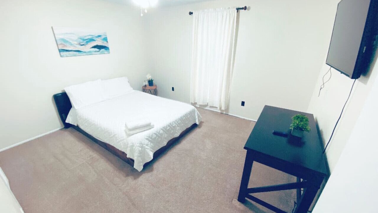 Photo of Bedroom in Humble