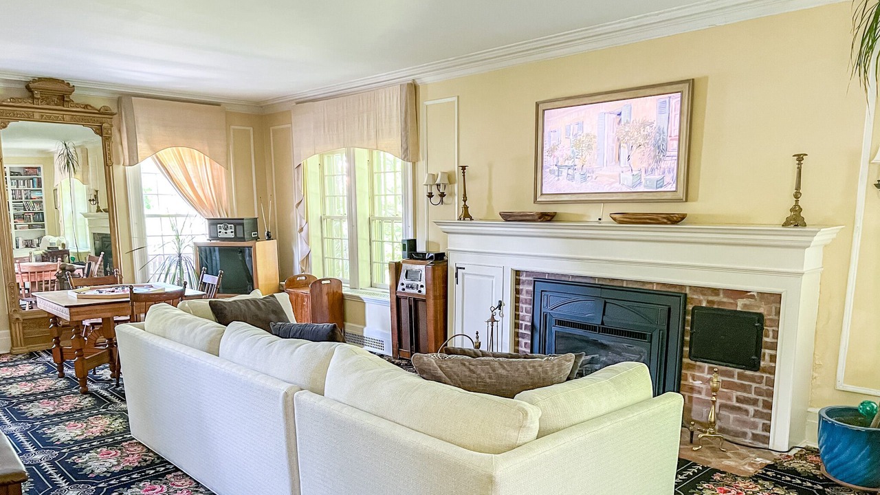 Photo of Livingroom in Whippleville