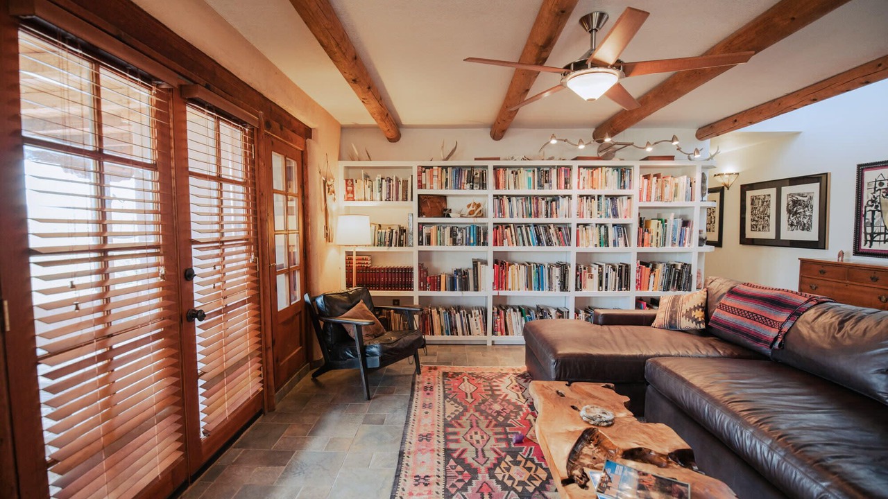 Photo of Livingroom in Terlingua