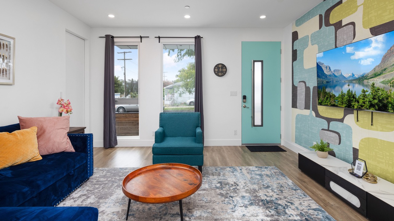 Photo of Livingroom in Harbor Gateway South