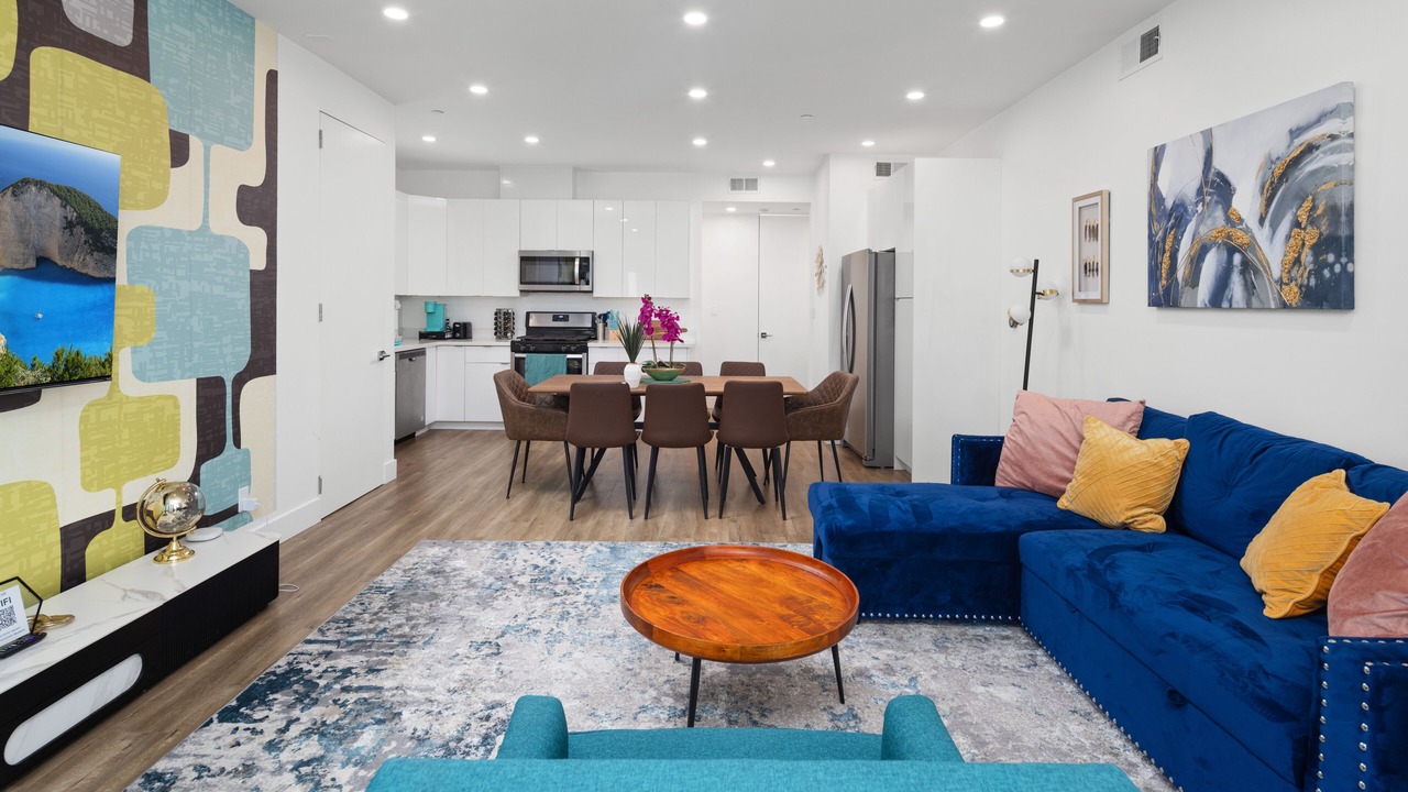 Photo of Livingroom in Harbor Gateway South