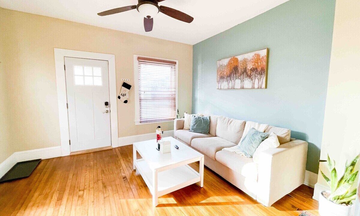 Photo of Livingroom in Lakewood