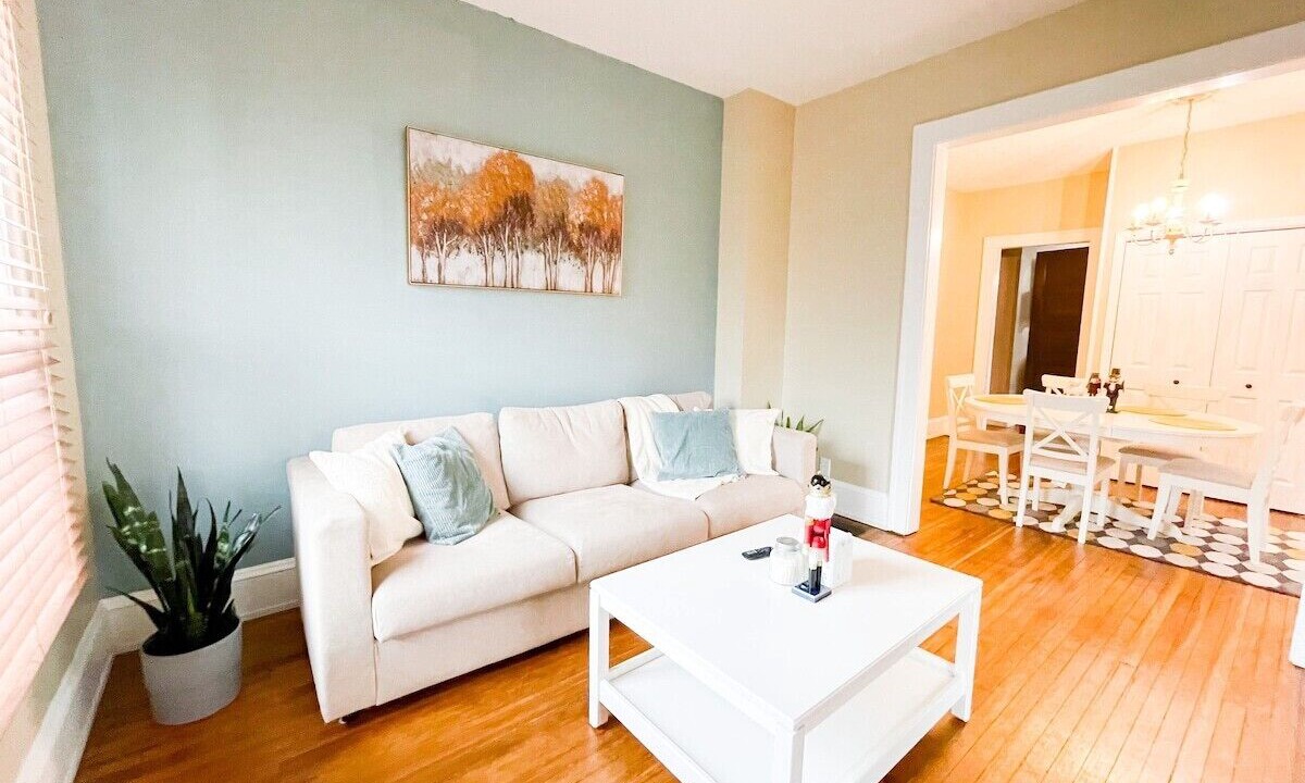 Photo of Livingroom in Lakewood