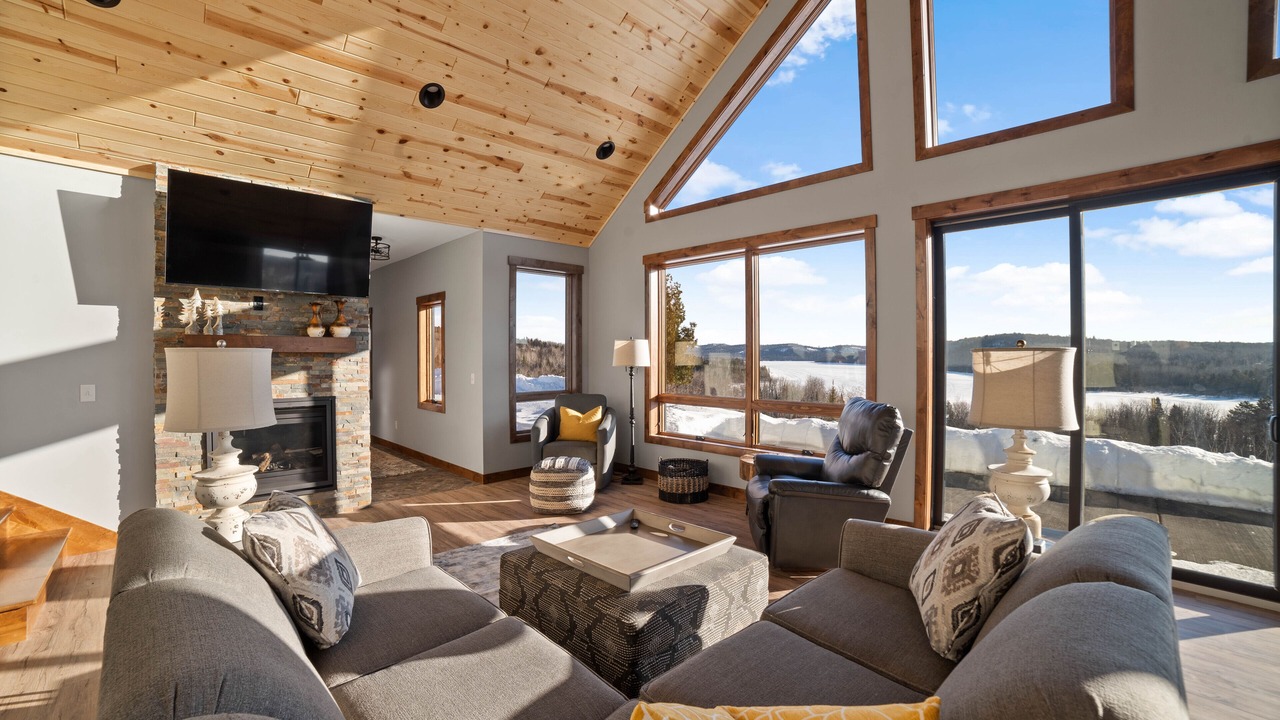 Photo of Livingroom in Silver Bay